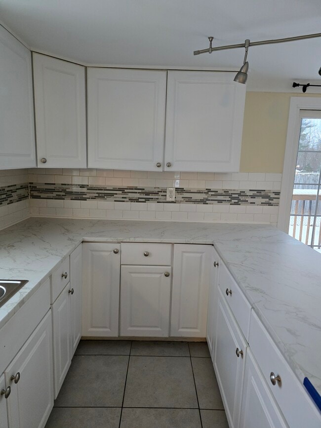 kitchen - 4435 Clifford Rd