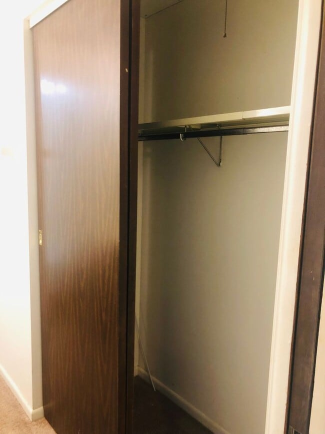 Building Photo - 2028 Summit St