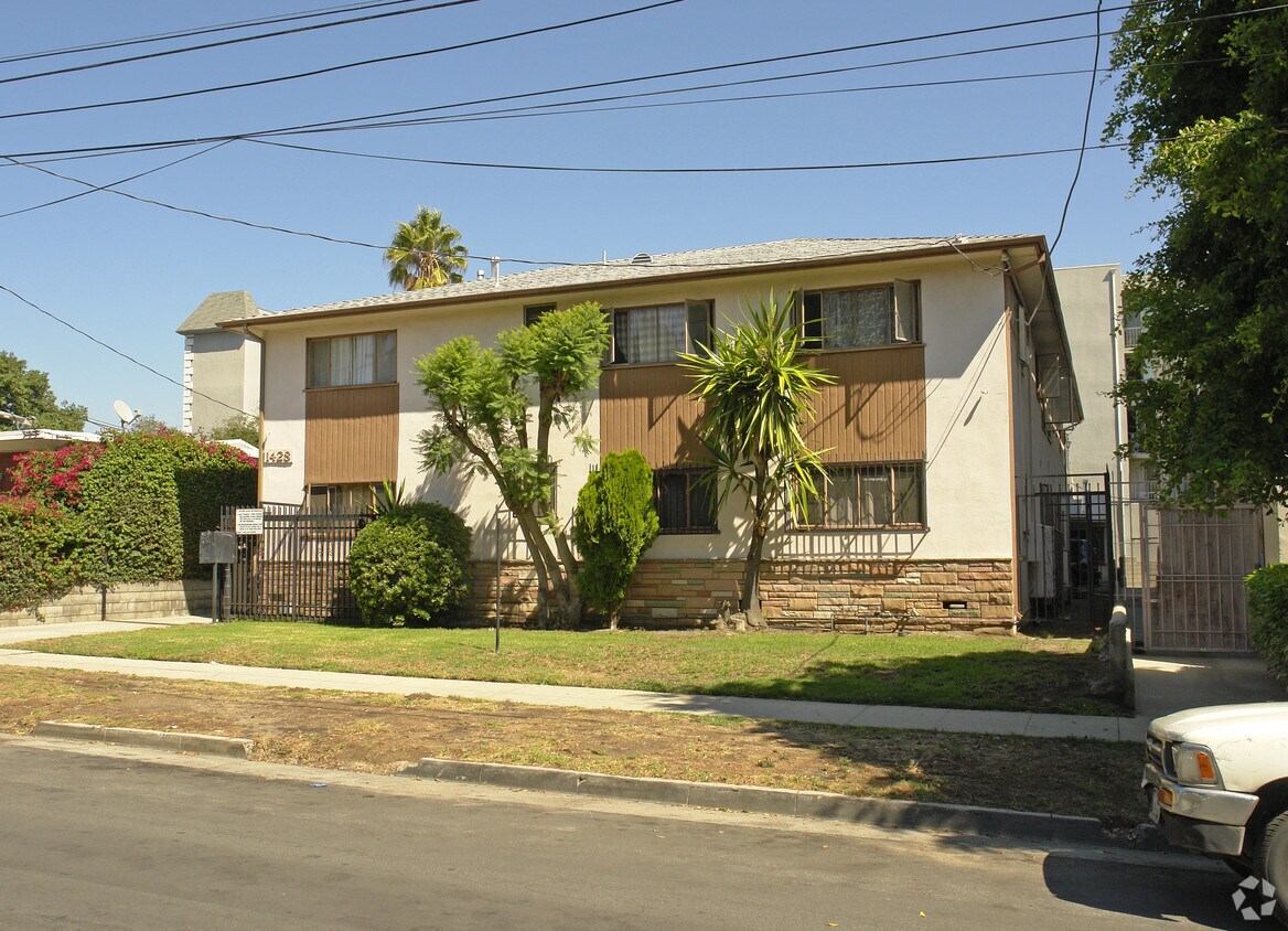 Building Photo - 1428 N Curson Ave