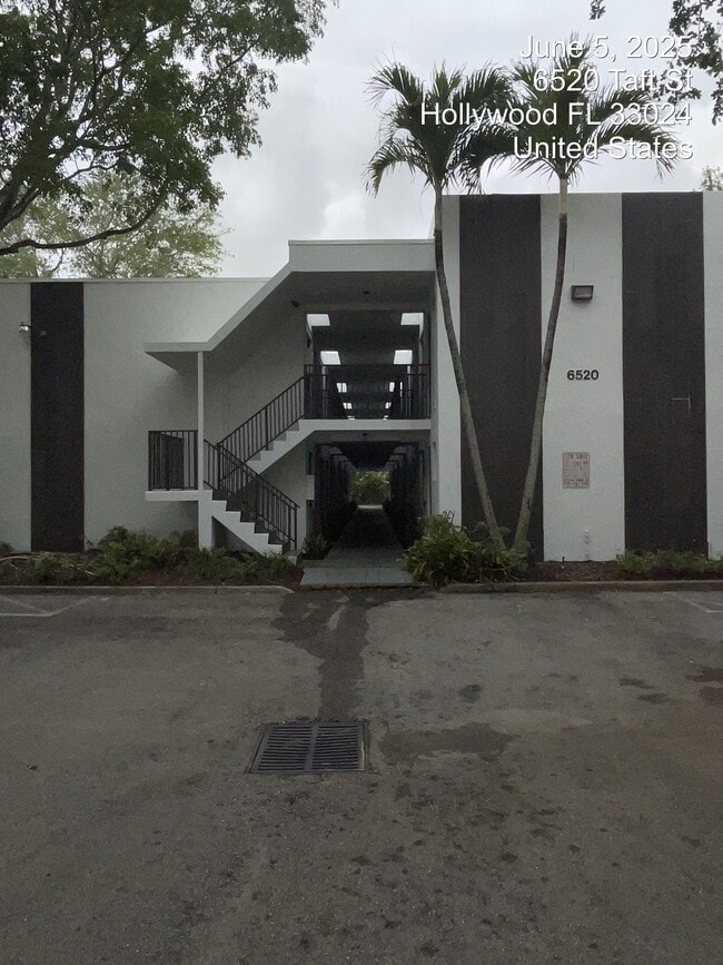 Apartamentos Taft Plaza - Taft Plaza Apartments