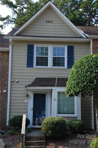 Foto principal - 8225 Pineville-Matthews Rd