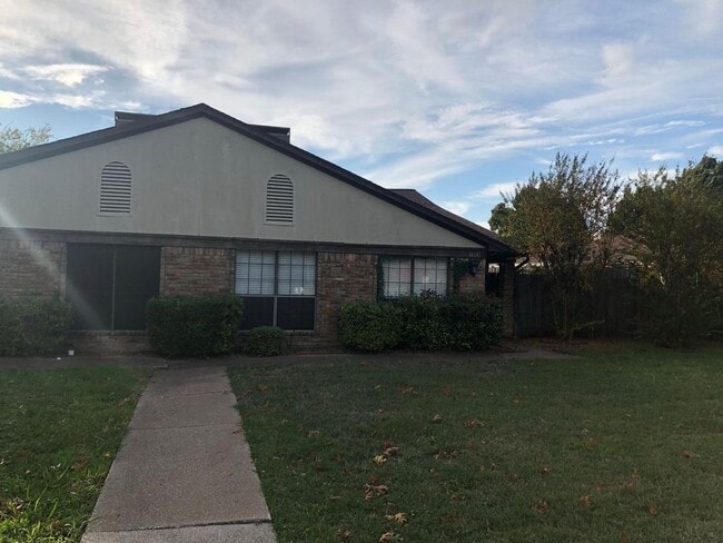 Building Photo - 18913 Tupelo Ln