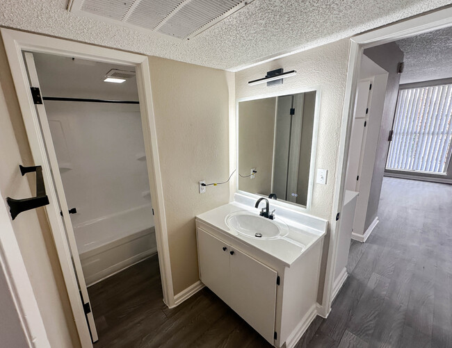 1 BR, 1 BA - Private Vanity w/ LED Backlight - Maryland Park Apartments