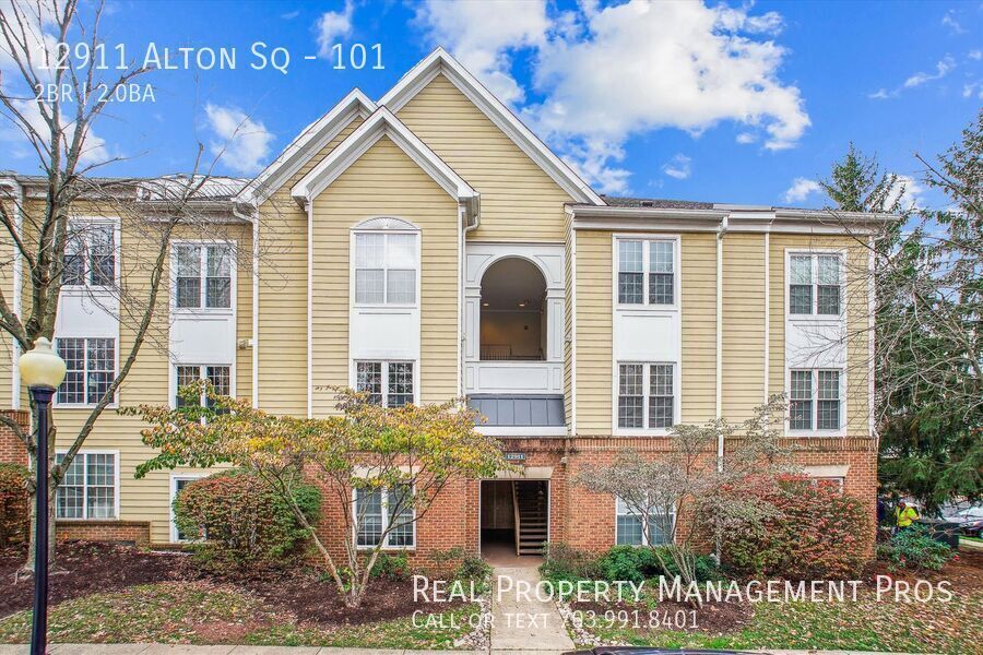 Primary Photo - Beautifully Updated 2 Bedroom Condo for Re...