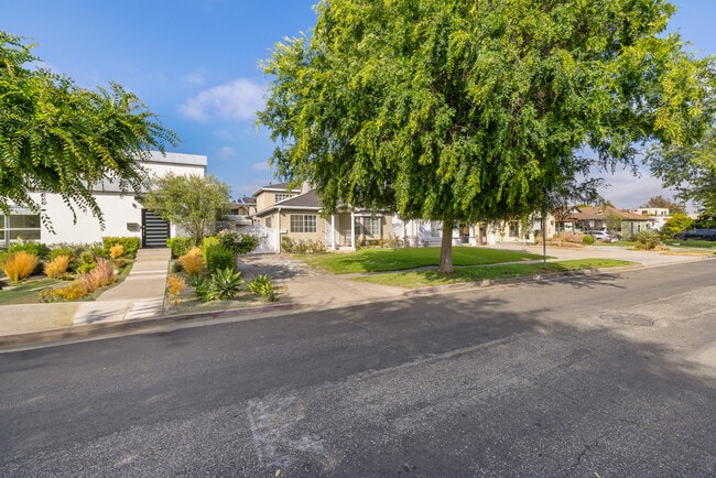Building Photo - 1732 S Carmelina Ave