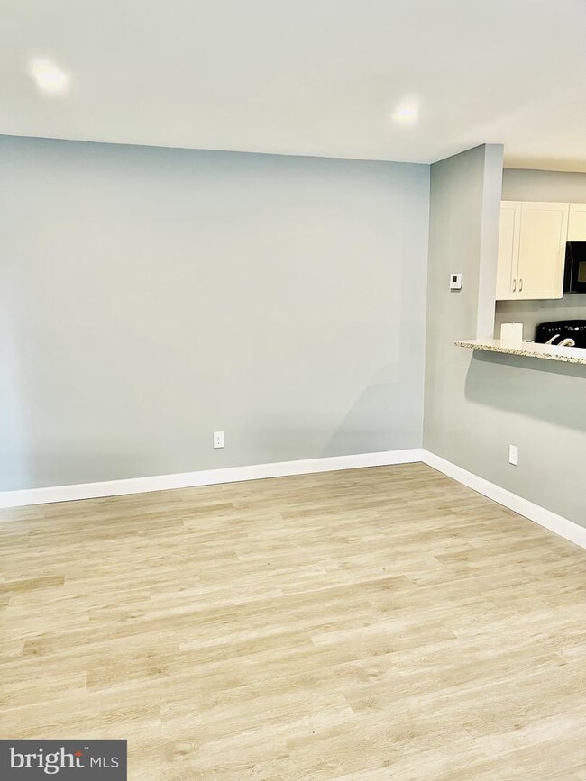 Building Photo - 9821 Brookridge Ct