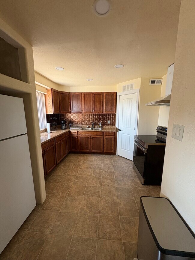 Foto del edificio - 1315 Dartmouth Dr NE
