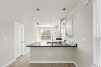 Building Photo - 1504 Clay St