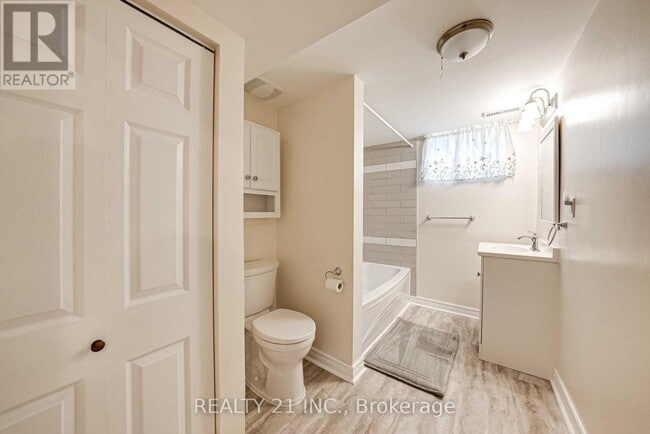 Building Photo - 812 Sanok Dr