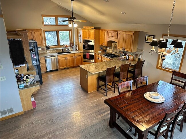 Building Photo - 318 Blackberry Ln