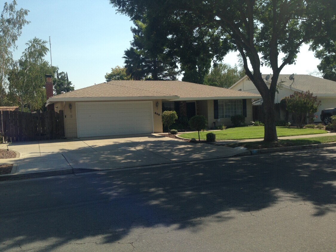 Primary Photo - 648 Lehigh Dr