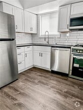 Building Photo - 2218 E 60th Pl