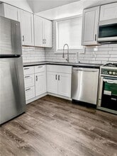 Building Photo - 2218 E 60th Pl