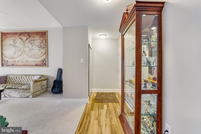 Foto del edificio - 1665 Parkcrest Cir