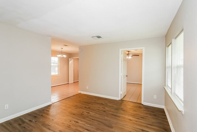 Building Photo - 1202 Trimm Ave