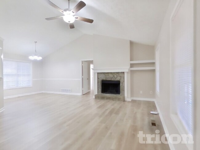 Foto del edificio - 128 Cliff Ct