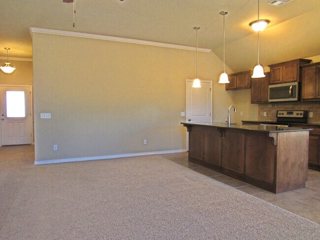 Building Photo - HOME IN THE GROVE, EDMOND! EDMOND PUBLIC O...