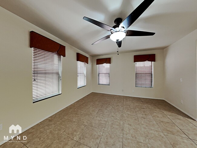 Foto del edificio - 8356 Waylon Ave