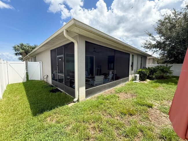 Building Photo - 2524 Fontaine Dr