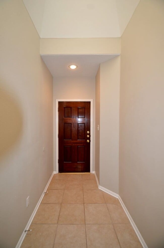 Foto del edificio - Offered by Precision Realty & Management, LLC