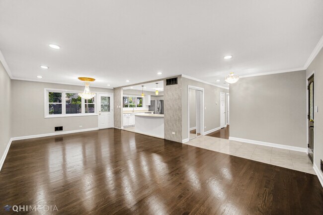Foto del edificio - 8934 Central Park Ave