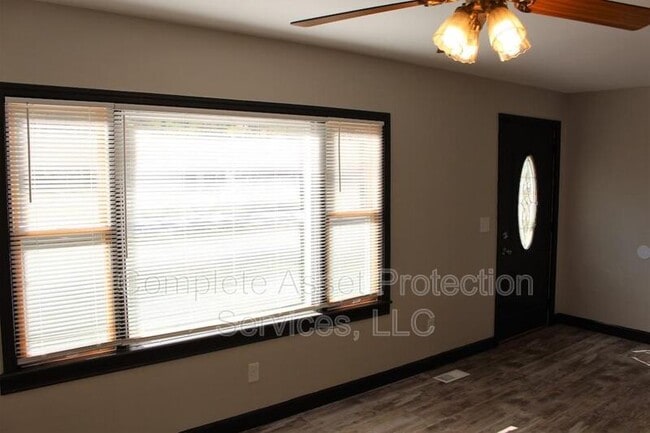 Building Photo - 5468 Mulberry Ave