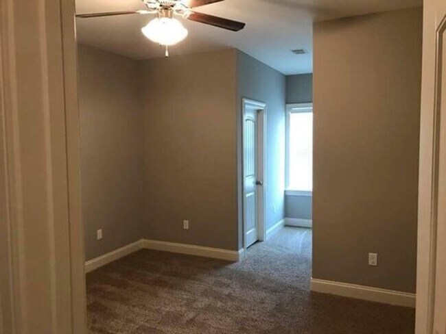 Foto del edificio - West End Unit 61