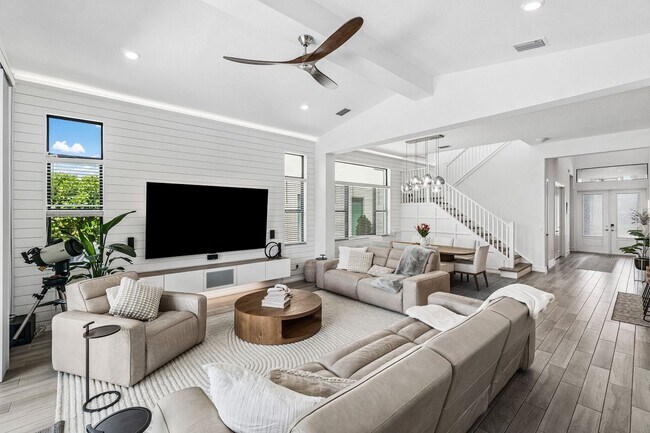 Foto del edificio - 8795 Grand Prix Ln