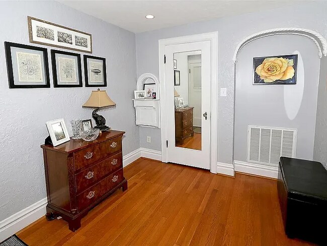 Foto del edificio - 6218 Southwood Ave