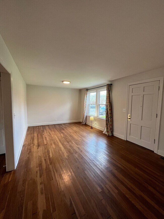 Foto del edificio - Renovated 2 Bedroom/ 1 Bath Duplex minutes to 12th South, Lipscomb, Belmont and Vandy with 2 Car ...