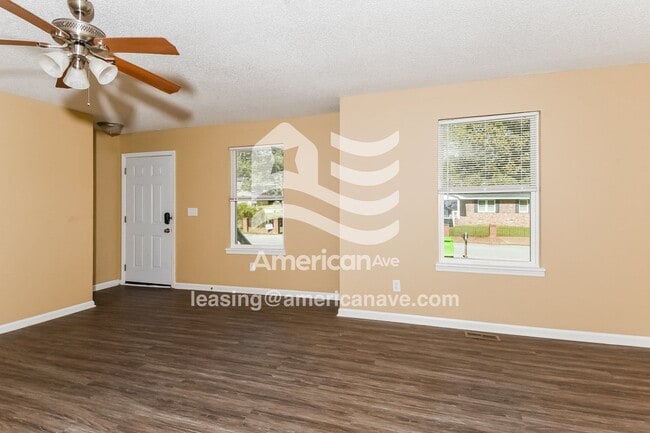 Building Photo - 7352 Pinedale Dr