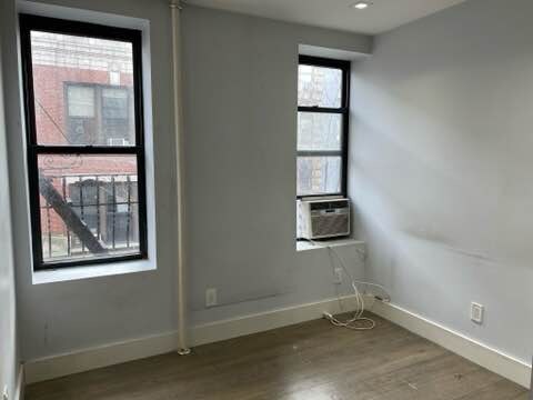 Building Photo - 2033 2nd Ave