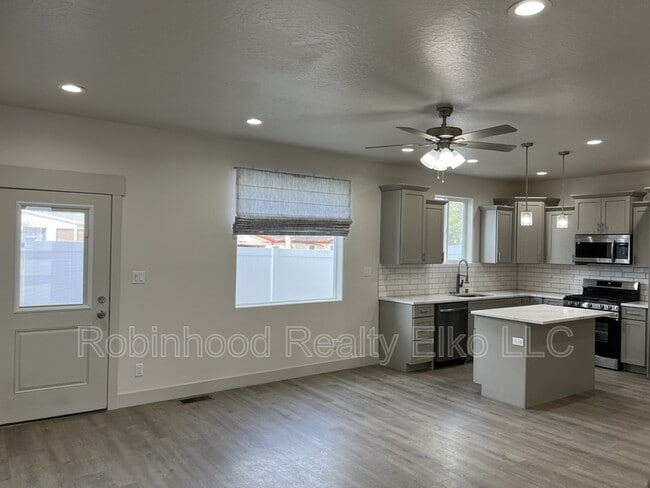 Foto del edificio - 2433 5th St