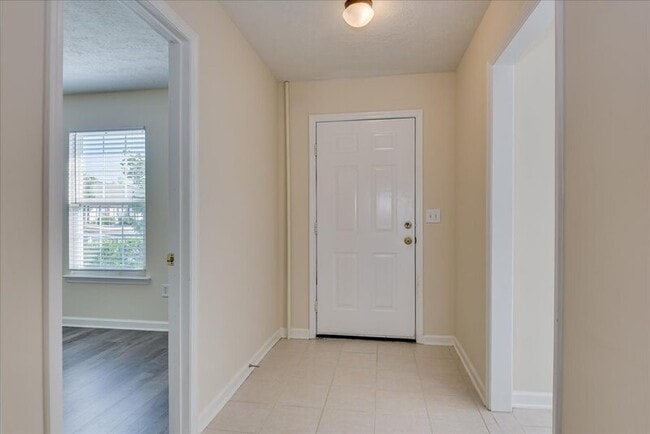 Building Photo - 975 Cammaron Way