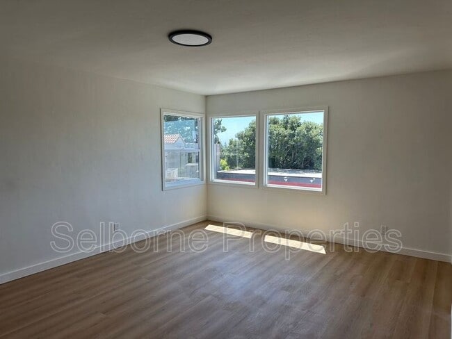 Building Photo - 369 Colusa Ave