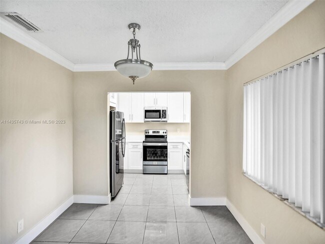 Foto del edificio - 920 SW 28th St