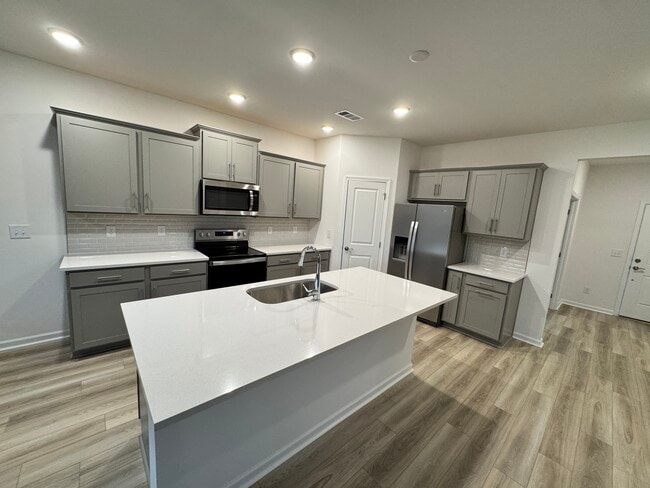 Building Photo - 484 Jet Stream Dr