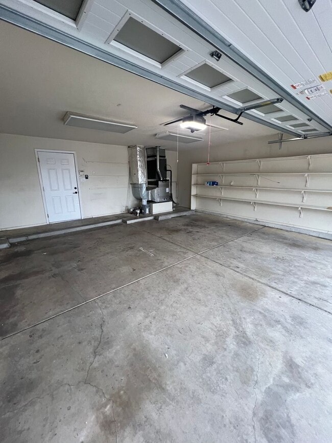 Building Photo - Executive Rental