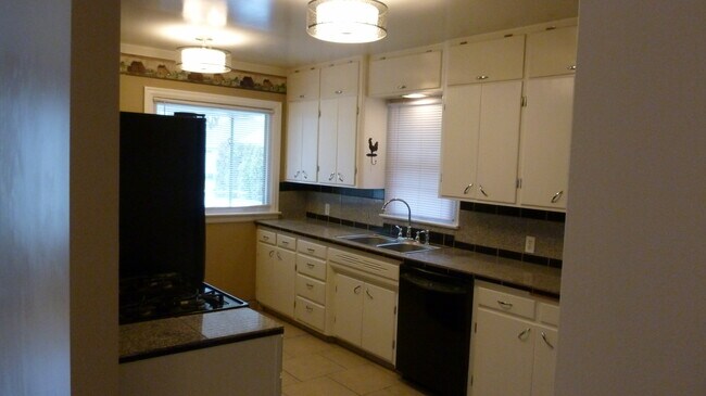 Foto del edificio - 825 E 35th Ave