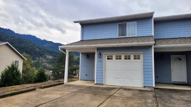 Building Photo - 450 Maylea Pl
