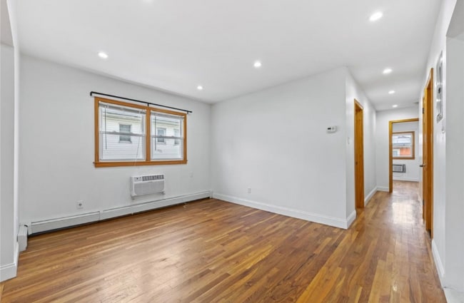Foto del edificio - 205-06 26th Ave