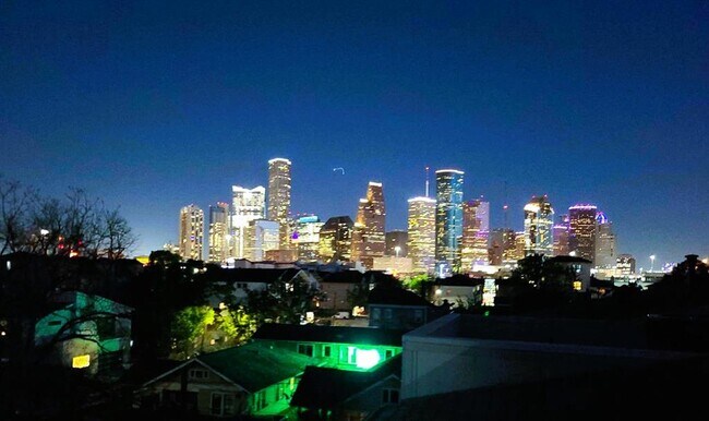 Foto del edificio - 1310 Bingham St