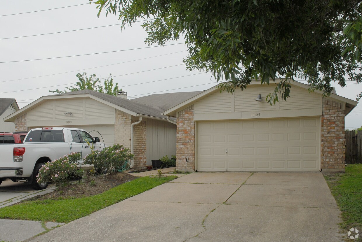 Building Photo - 10123 Inwood Hollow Ln