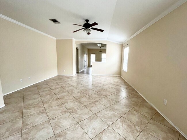 Foto del edificio - Buda Home for Lease