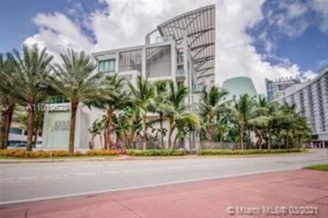 Building Photo - 6000 Collins Ave