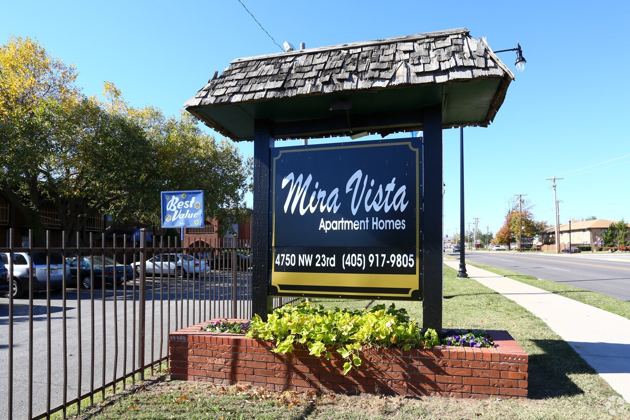 Primary Photo - 4776 NW 23rd St