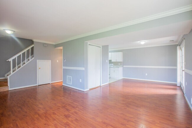 Building Photo - Beautiful 3 BR/1.5 BA EOG Townhome in Germ...