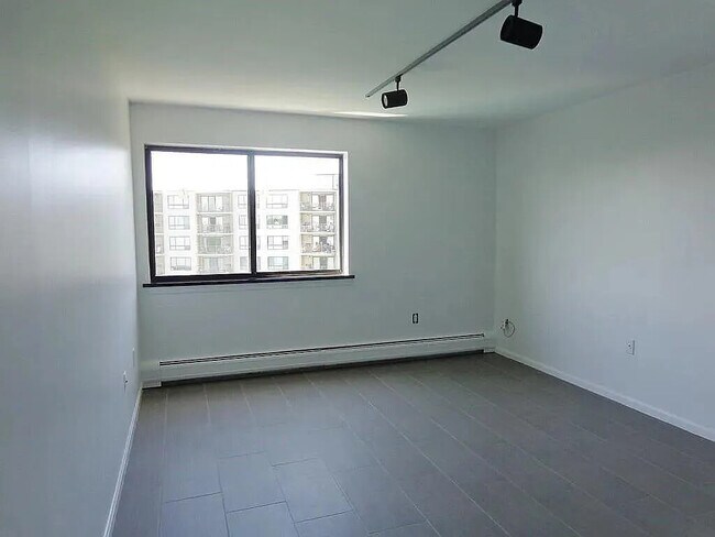 Foto del edificio - 131 Coolidge Ave