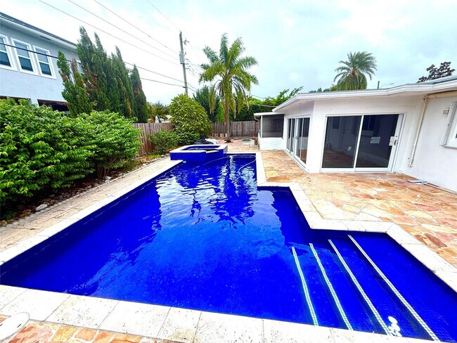 Foto del edificio - 2685 SE 5th St