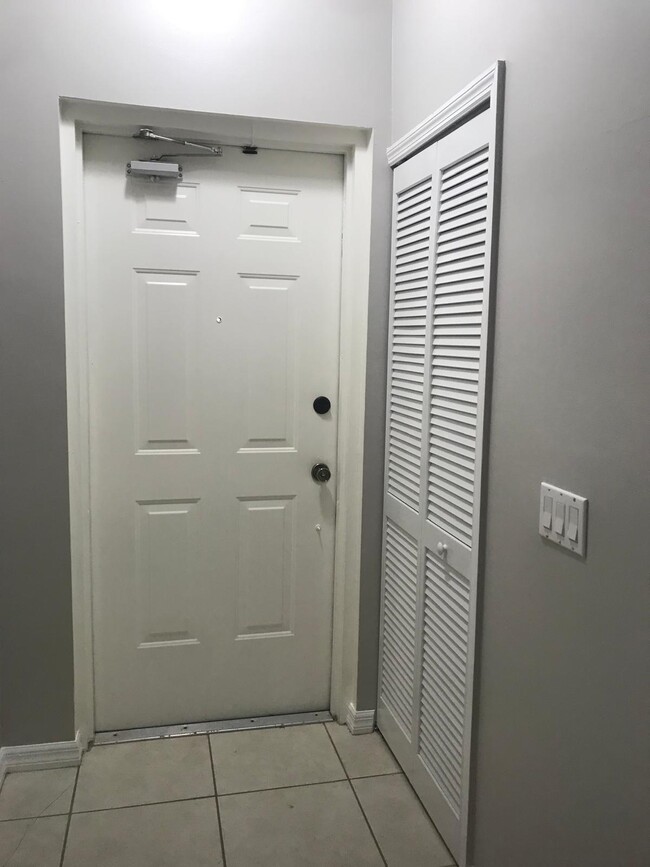 Foto del edificio - 3585 NE 5th St